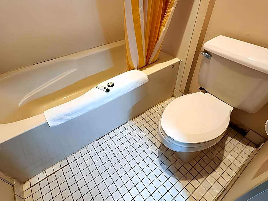 Norwood Inn & Suites Indianapolis East Post Drive