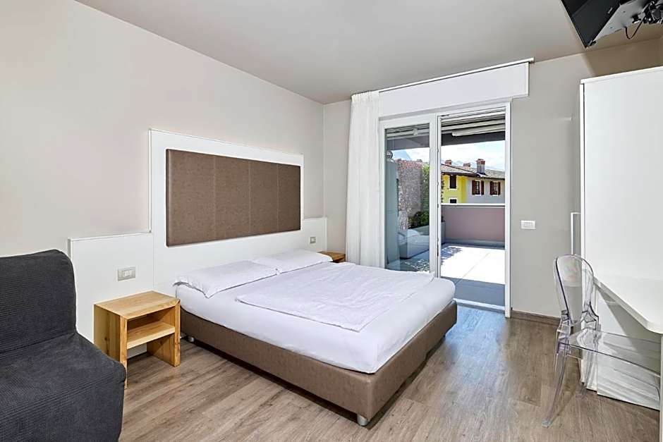 Rolly - Rooms & Restaurant