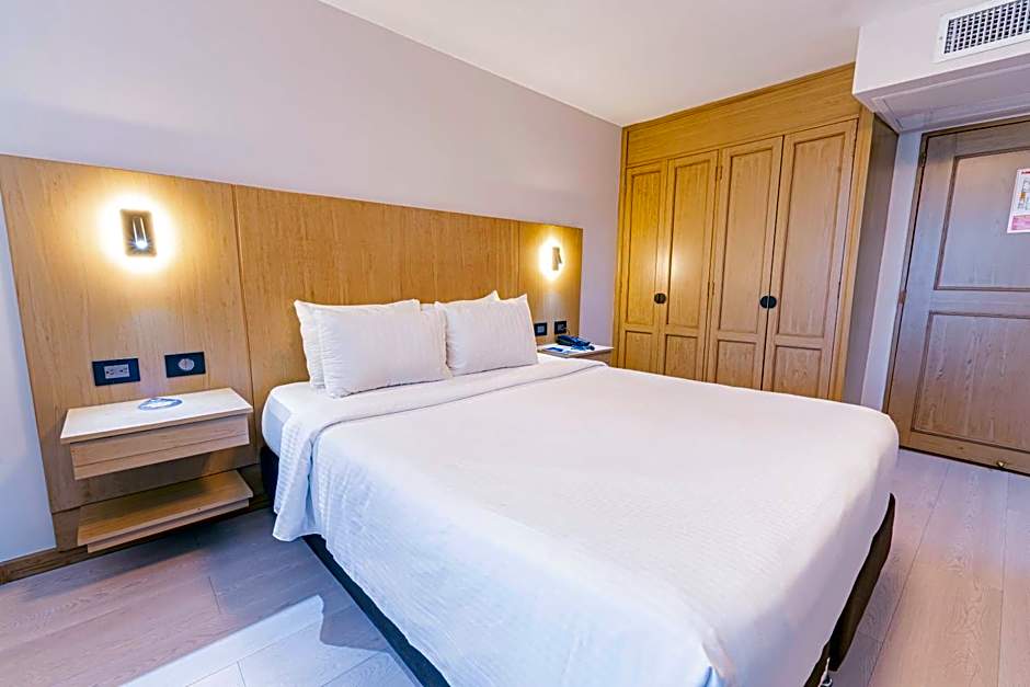 Photo 1 of 6 of Standard 1 Bed