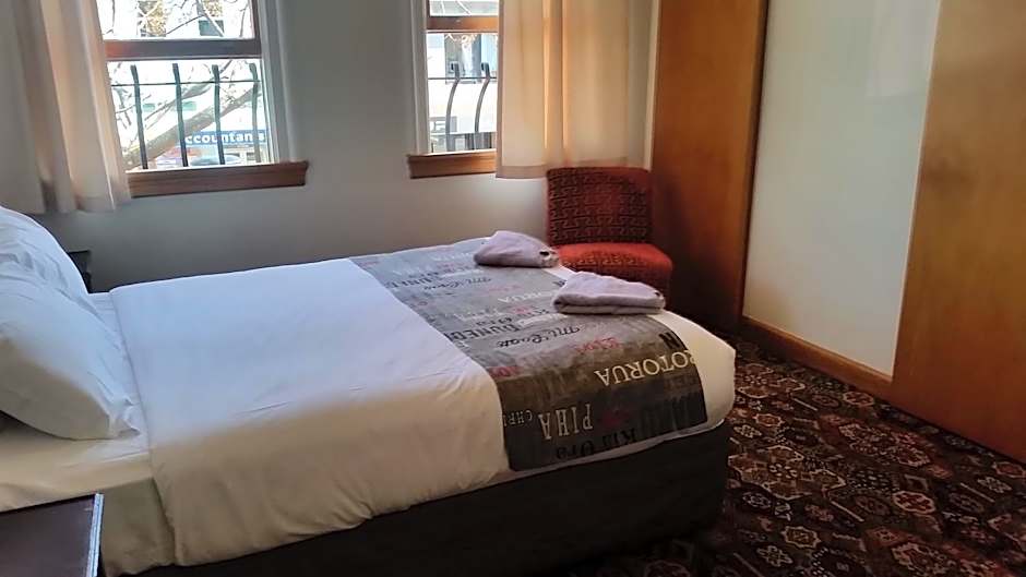 Photo 1 of 7 of 1 Queen Bed