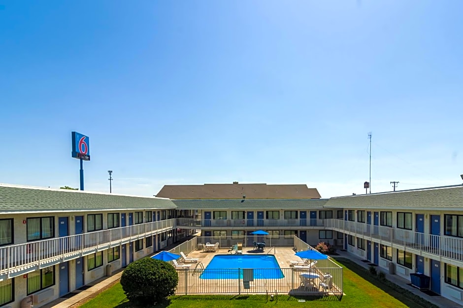 Motel 6-Bellmead, TX - Waco