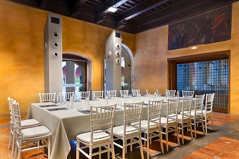 AC Palacio de Santa Paula Autograph Collection