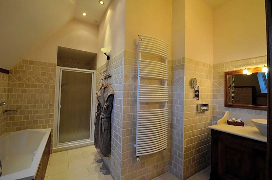 Hôtel Le Manoir De Mathan Crépon à la campagne 5 mn d'Arromanches et 10 mn de Bayeux