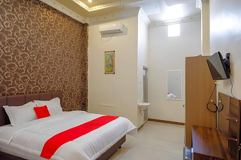RedDoorz @ Jalan Pattimura Palu