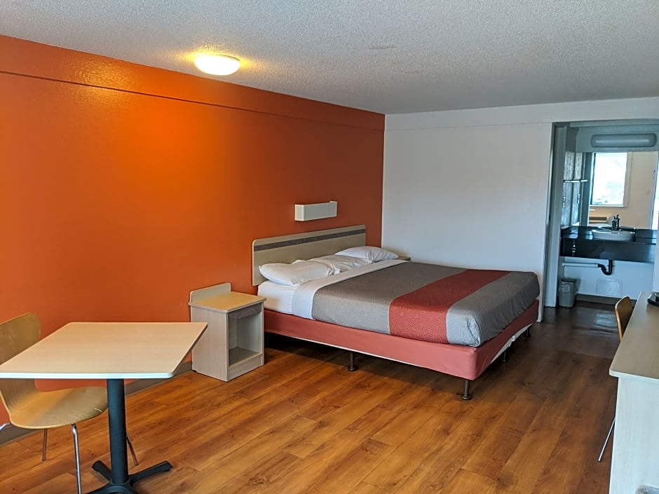Rodeway Inn