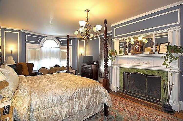 Edgewood Manor