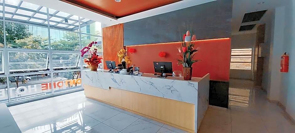 Front One Hotel Pasir Koja Bandung