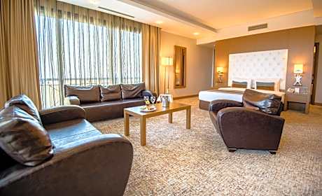 Korineum Golf & Beach Resort - Alojamientos en KYRENIA