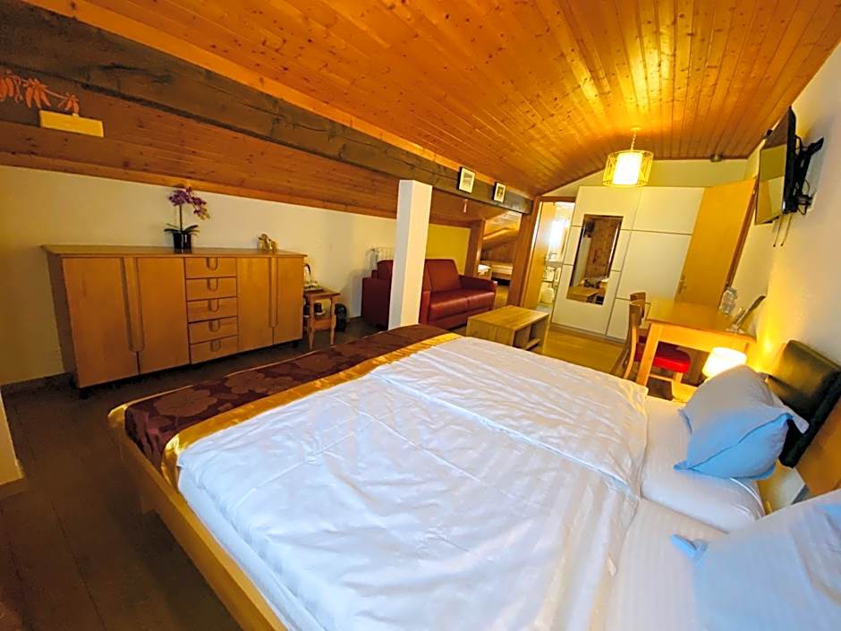 Qi-Lin Hotel Restaurant