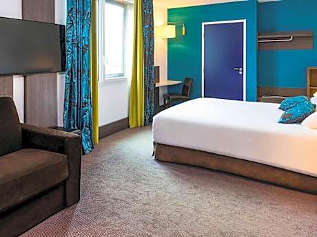 Junior Suite with Queen Bed and Sofa Bed