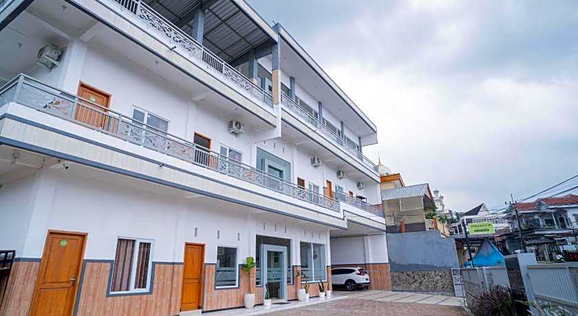 Urbanview Hotel Sky Batu Malang by RedDoorz