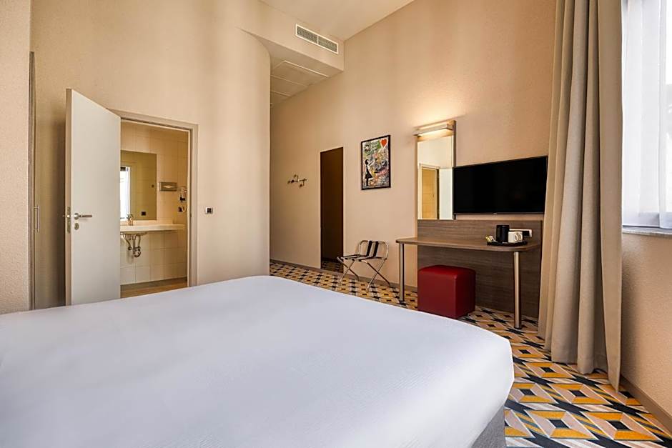 Alma Grand Place Hotel