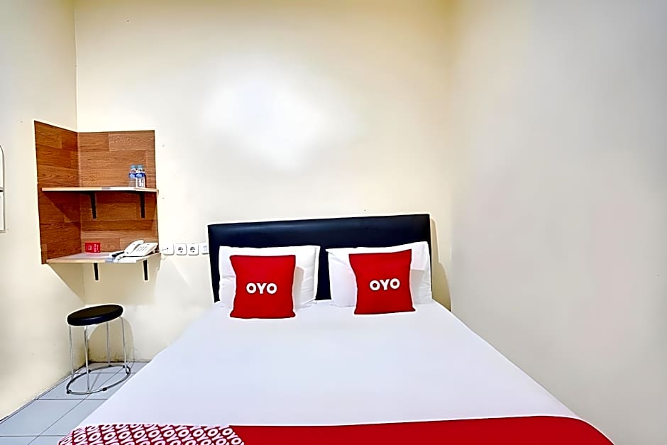 RedDoorz Plus near Galaxy Mall