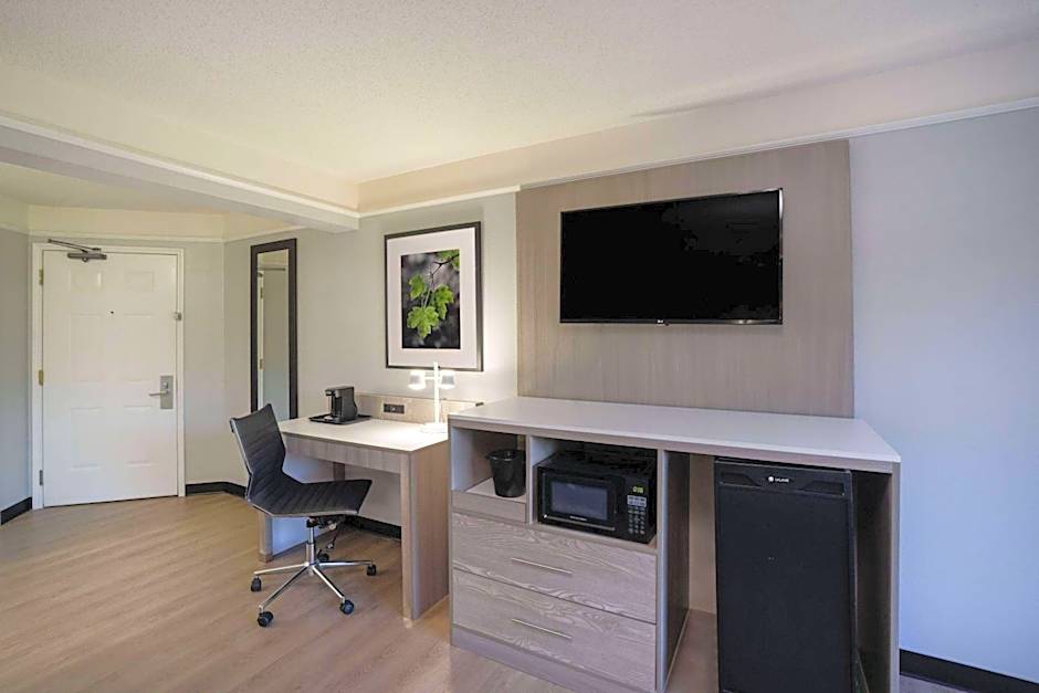 La Quinta Inn & Suites by Wyndham Birmingham Hoover