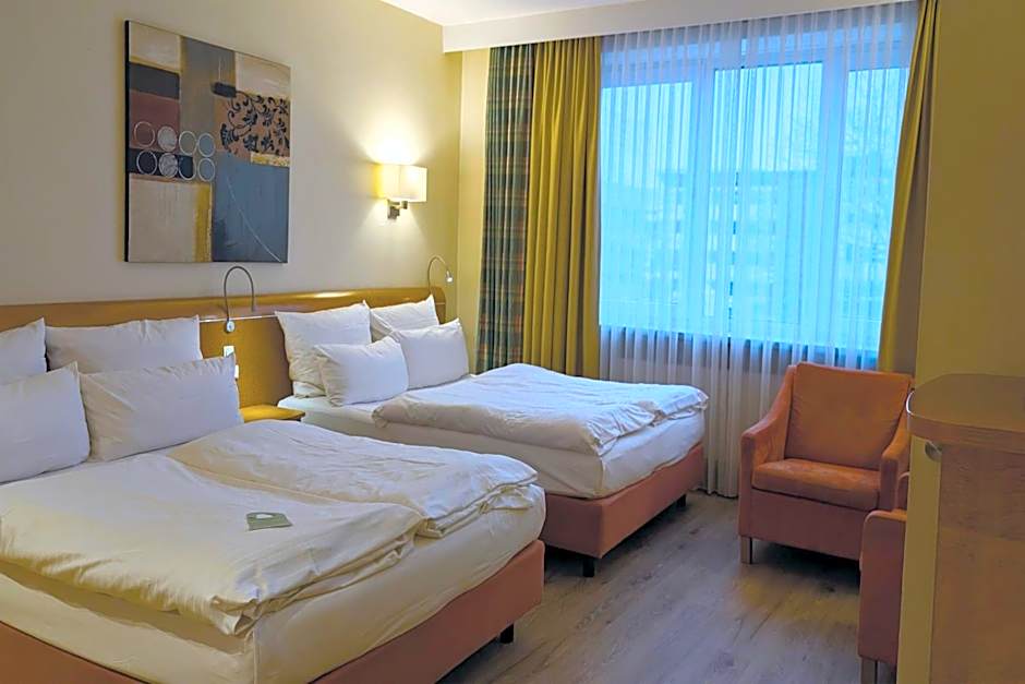 Garner Hamburg Wandsbek Marktplatz By IHG