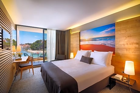 ROOM FOR 2+1 SEAVIEW