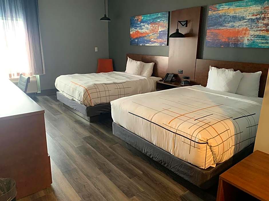 La Quinta Inn & Suites by Wyndham Louisville East