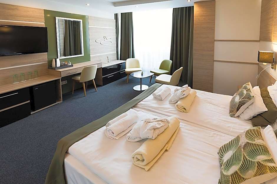 Hotel Zena Beauty & Shopping Center