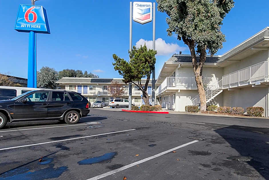 Motel 6 Hayward, CA- Silicon Valley Gateway