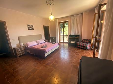 Suite with Mountain View