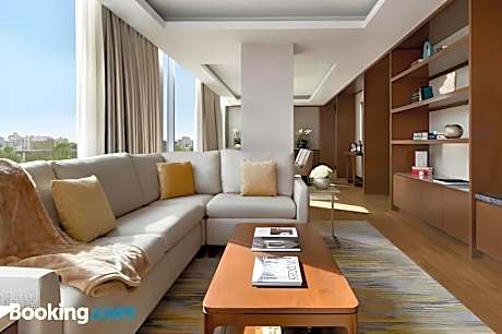 SUPERIOR KING SUITE