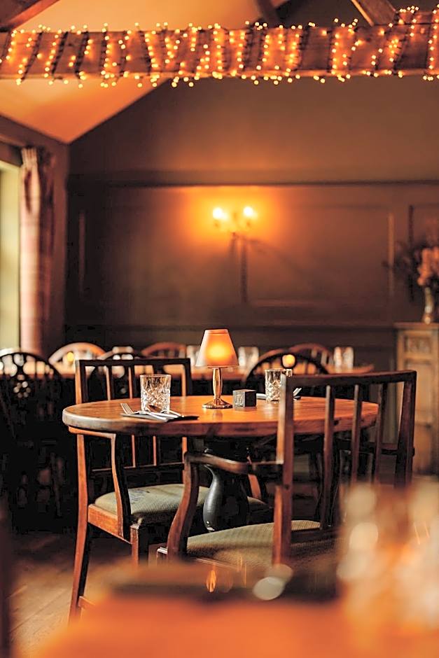 Wheatacre White Lion