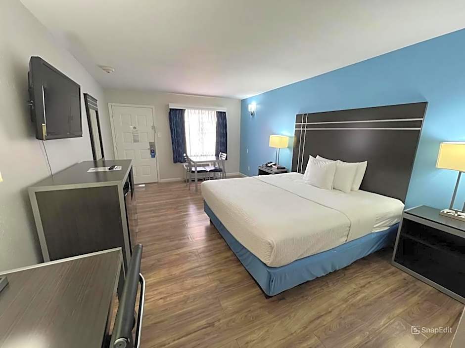 Days Inn by Wyndham Orange