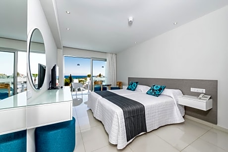 Double or Twin Room with Inland View