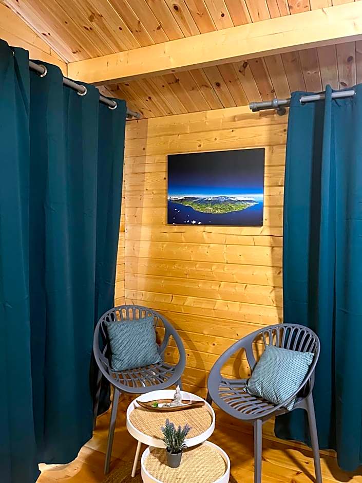 Les Chalets de Marie 974- Jacuzzi SPA privatif dans le chalet , sans vis à vis , vue mer