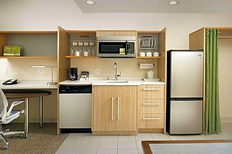 1 King Bed Studio Suite Nonsmoking