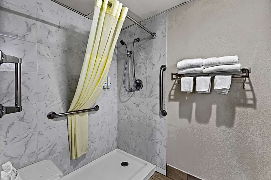 Quality Inn Fort Campbell