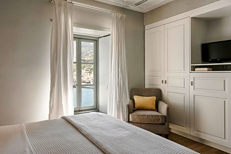 Petite Suite with Sea View
