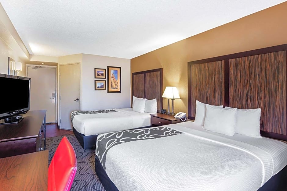 La Quinta Inn & Suites by Wyndham Oakland Airport