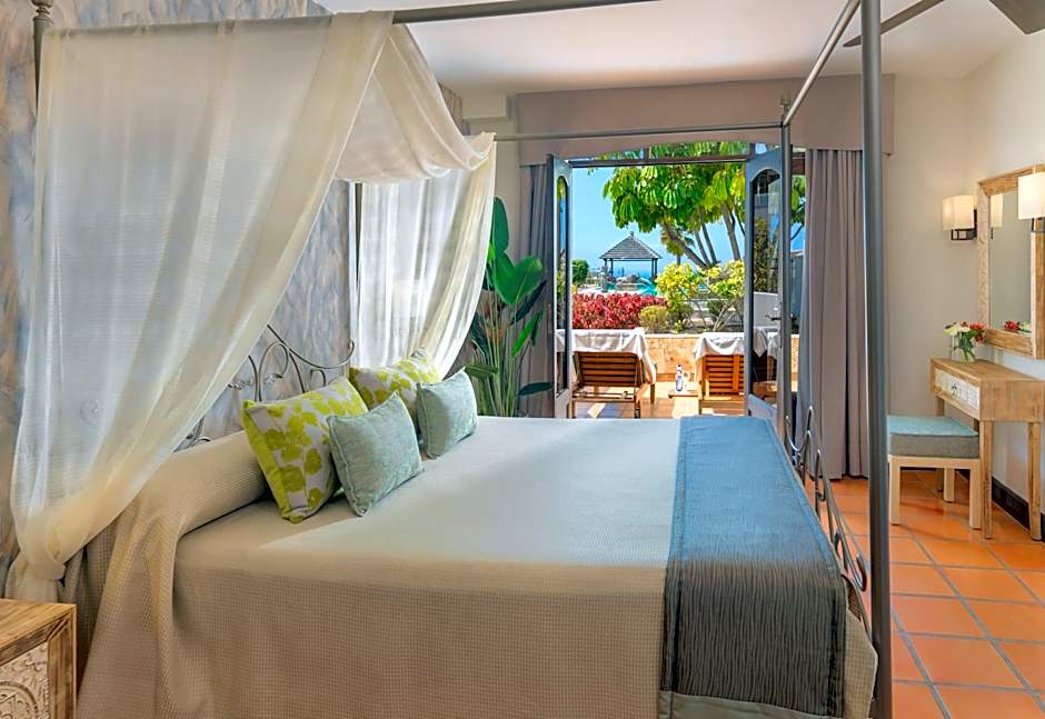 Regency Country Club, Apartments Suites