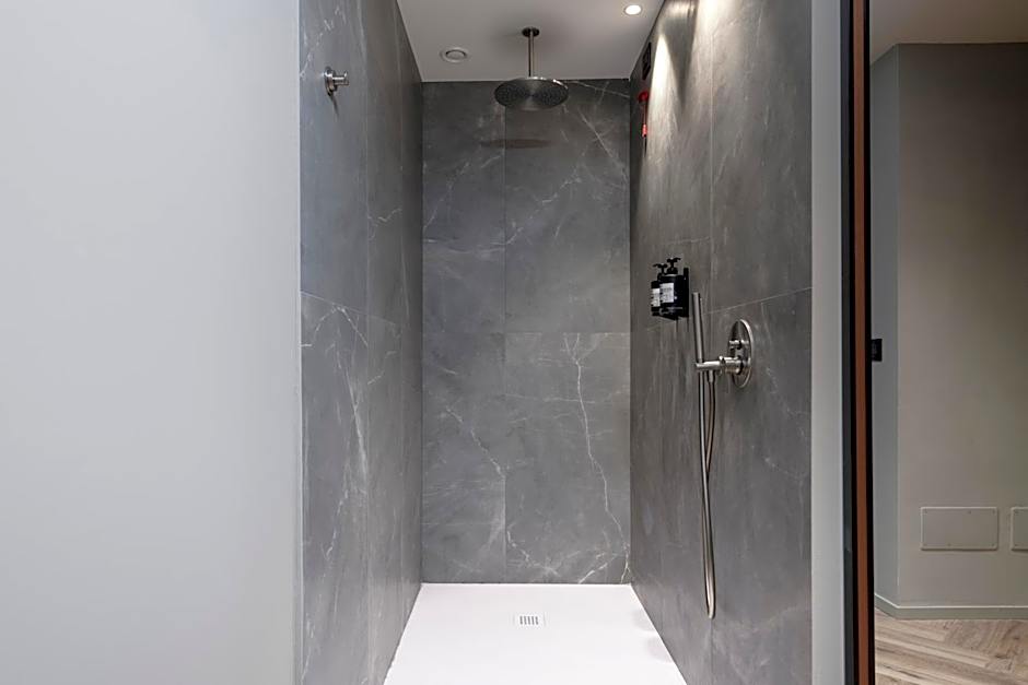 Visionair Suites & SPA-Room Only e Honesty Bar