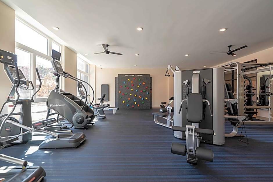 Luxury Furnished Apartments by Hyatus Downtown at Yale