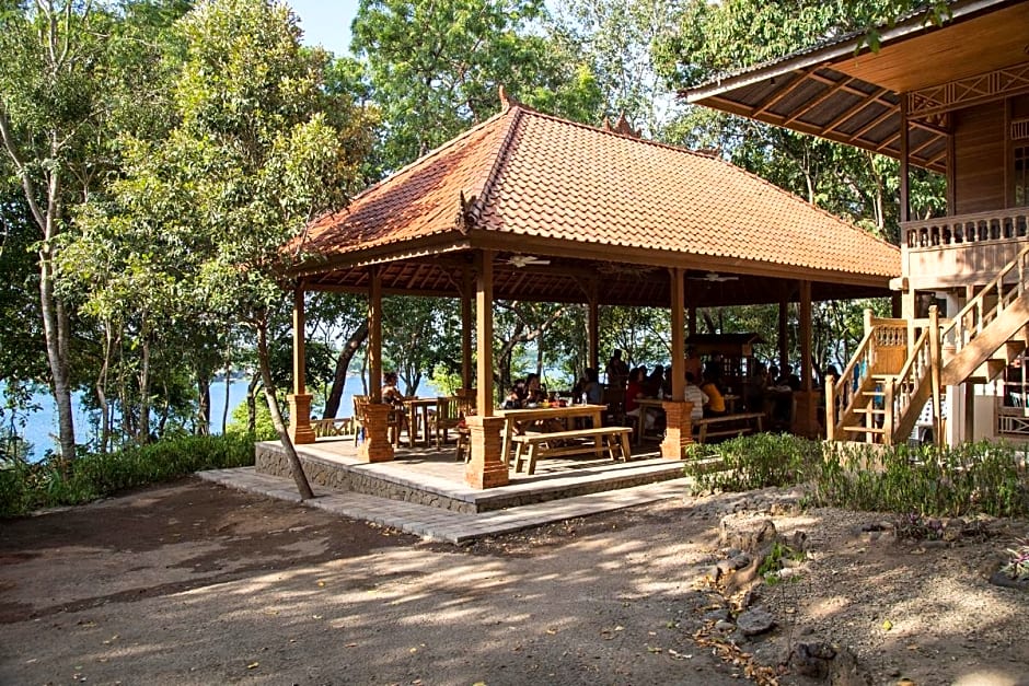 Menjangan Eco Lodge