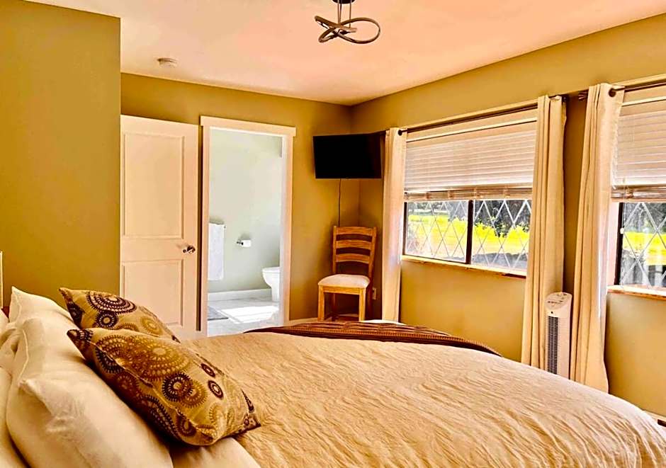 Oceanside Manor - Golf Course View