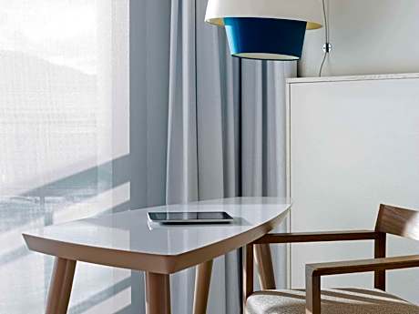 SUPERIOR SUITE - 1 king-size bed, panoramic view of the sea and Bay of Cannes with terraces