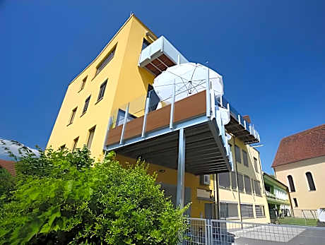 Hotel Lava Inn - 24 h Check-In - Nahe LKH, Landeskrankenhaus, Feldbach