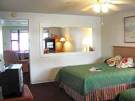 Suite with Two Double Beds - Lake View
