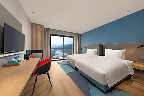 Standard Twin Room with Balcony and River View