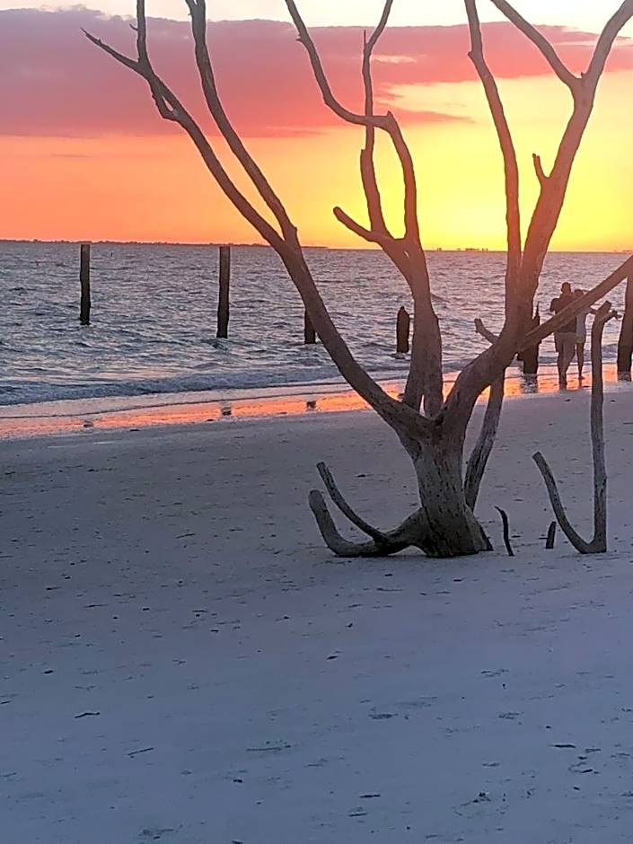 Estero Beach And Tennise Club 1008 B