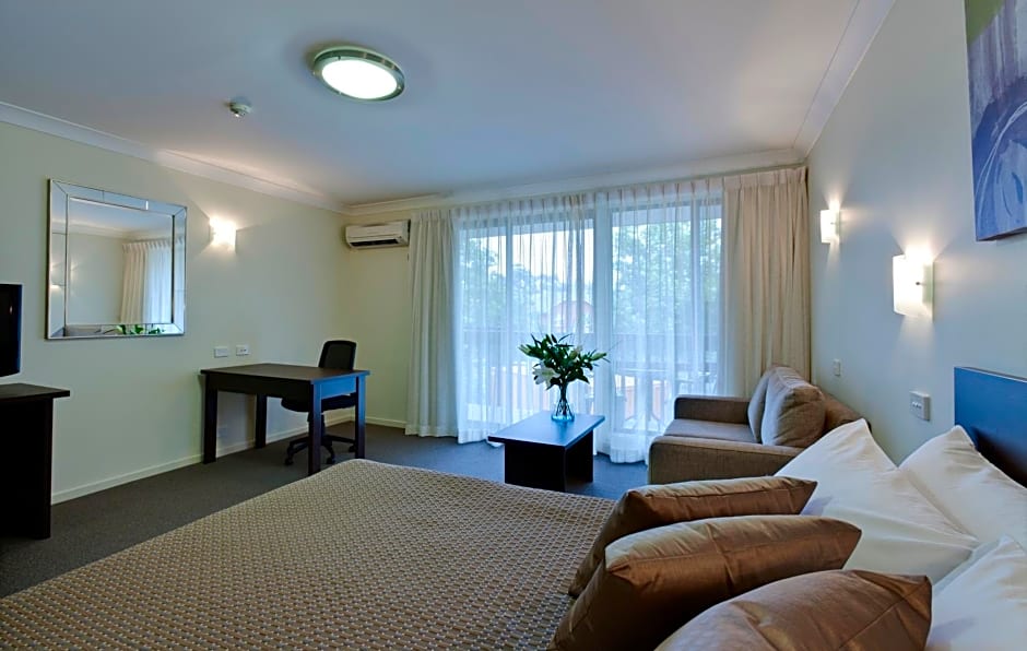 ibis Styles Canberra Tall Trees Hotel