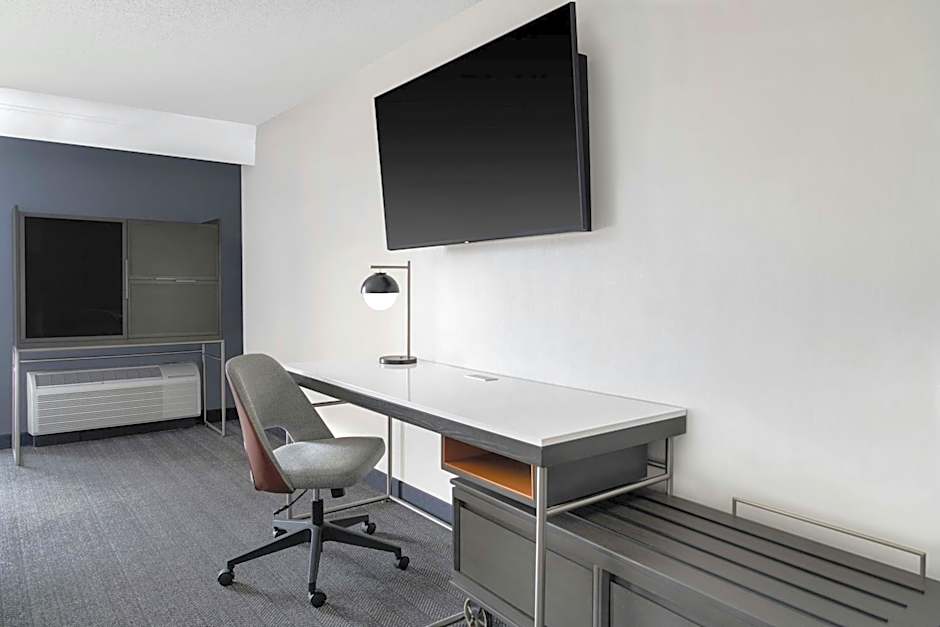 Courtyard by Marriott Cleveland Airport South