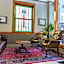 Gardner Hotel & Hostel