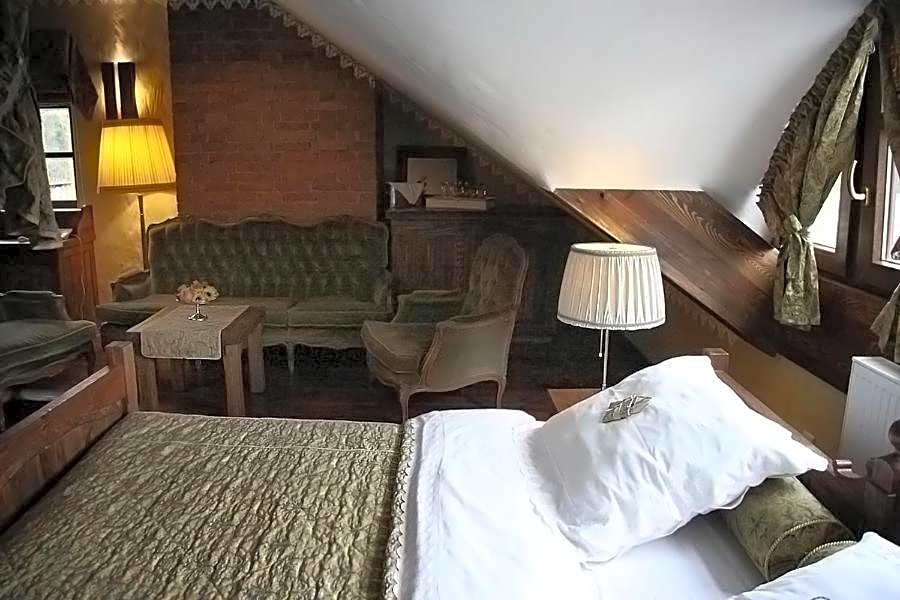 Kompleks rekreacyjno- hotelowo-wypoczynkowy FIRLEJOWE SIOŁO