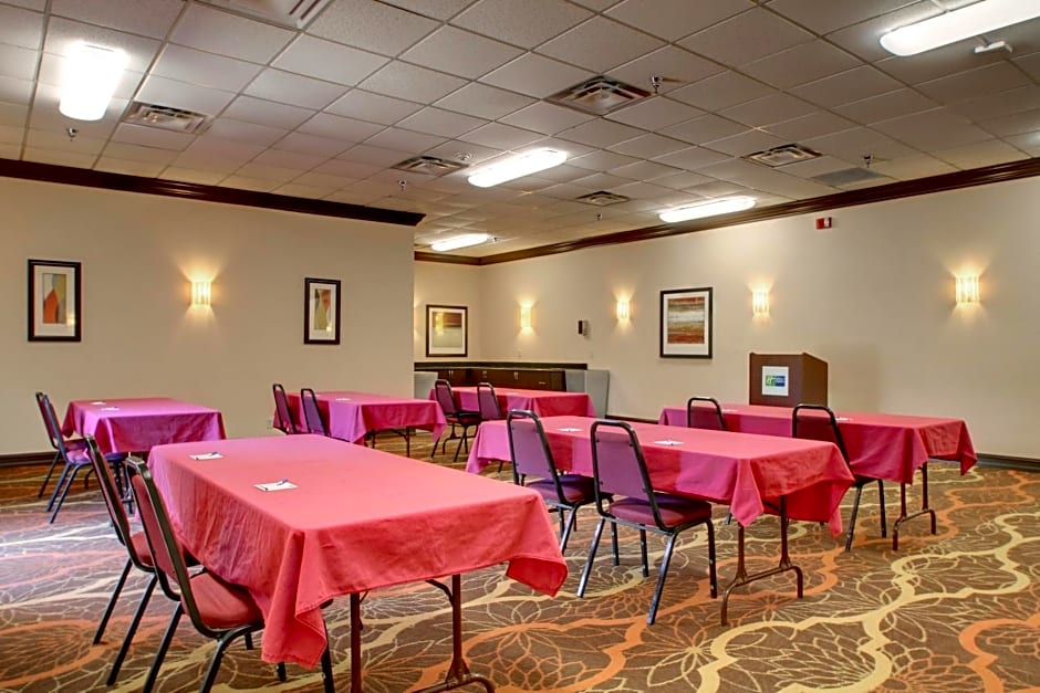 Holiday Inn Express Hotel Fort Campbell-Oak Grove