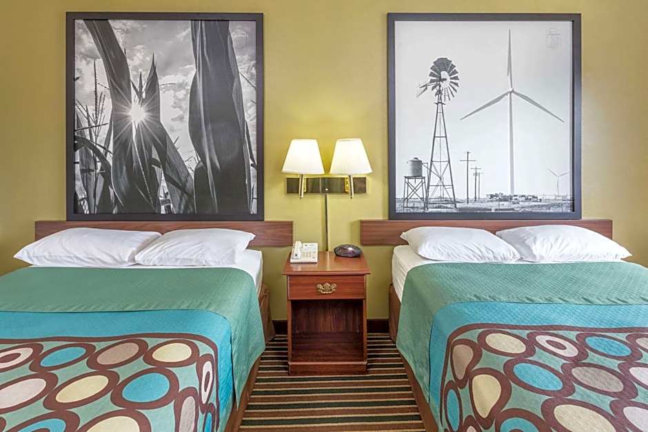 Super 8 by Wyndham Cresco IA