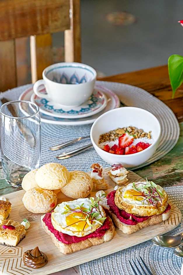 Pousada Rosa 08 - Café da manhã Gourmet, Suítes com Banheira a 150m do Centrinho da Praia do Rosa